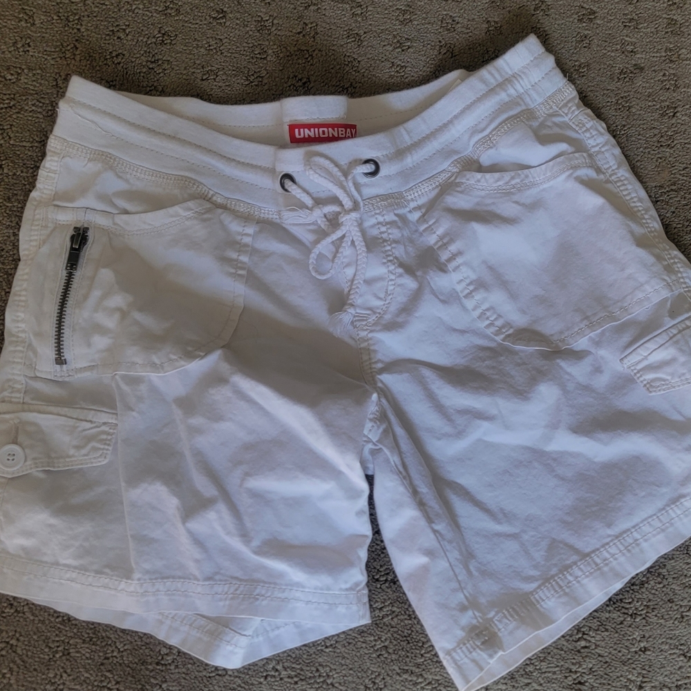 Unionbay Women’s White Drawstring Cargo Shorts
